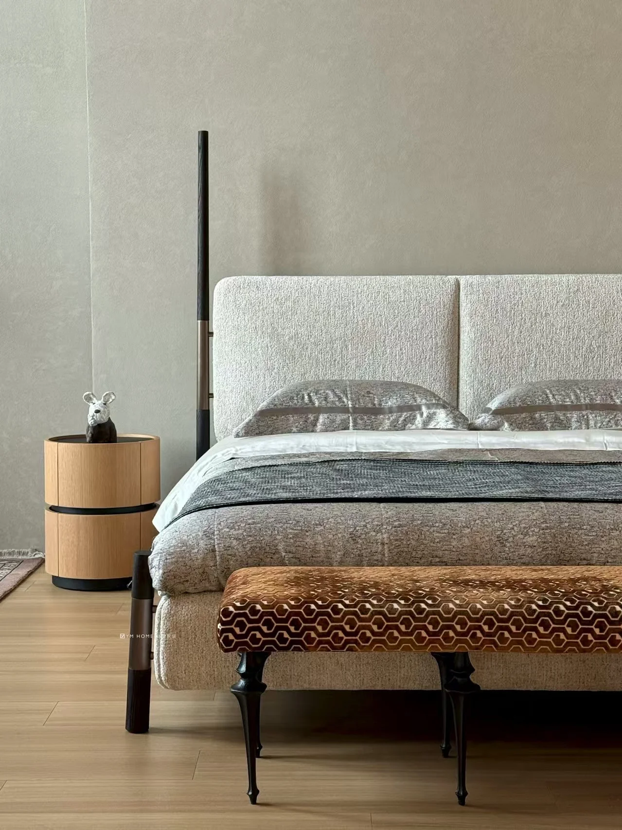 One silhouette. Your dimensions, comfort and finish.