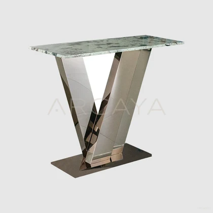 Luma Manor Cabinet - front view 03