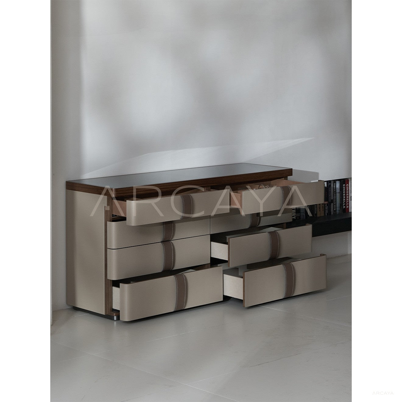 Fidelio Notte Accessory Cabinet - scene