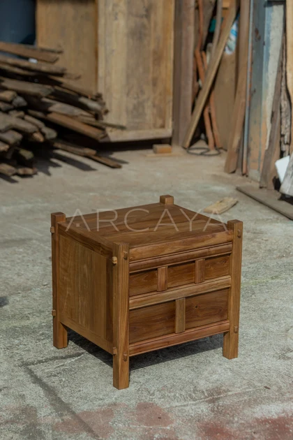 Sylvan Bay Cabinet — interior view 04