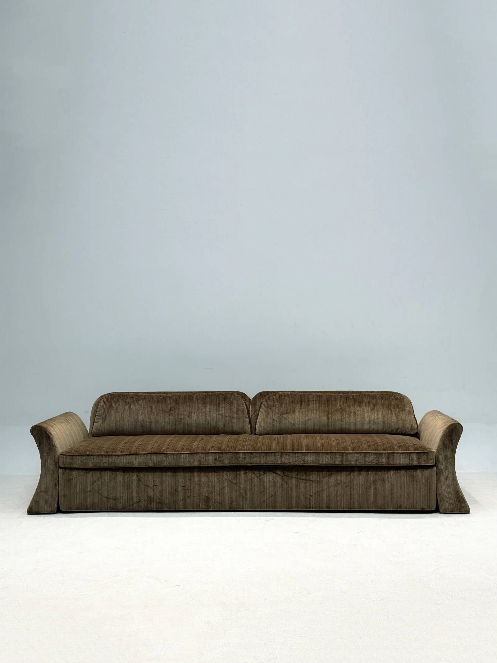 One silhouette. Your dimensions, comfort and finish.