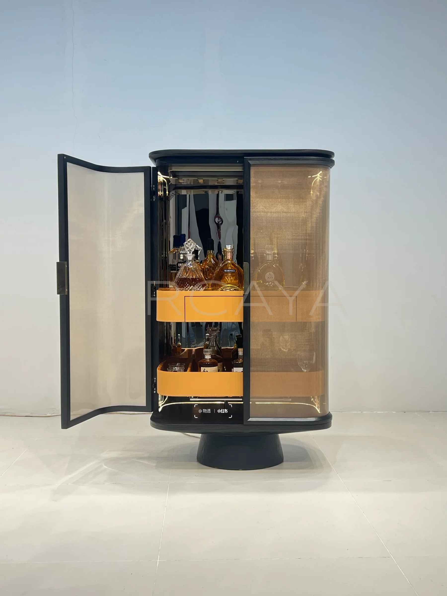 Calder Ridge Cabinet — interior view 07