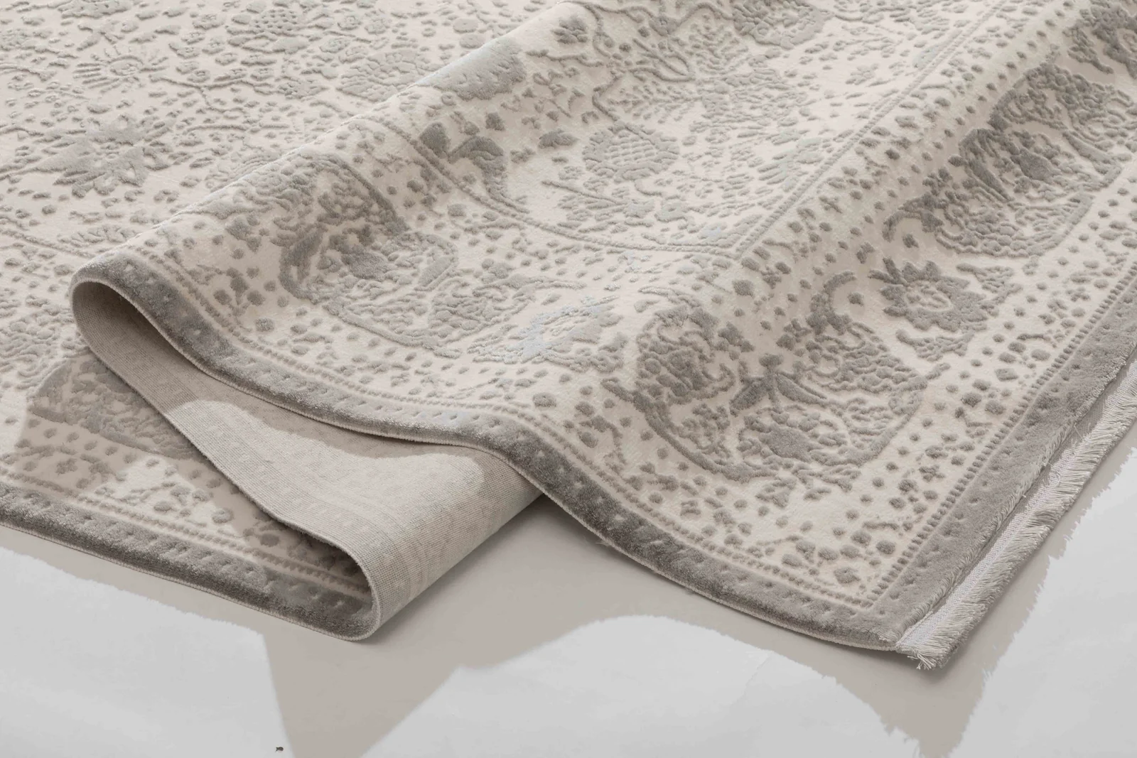One silhouette. Your dimensions, comfort and finish.