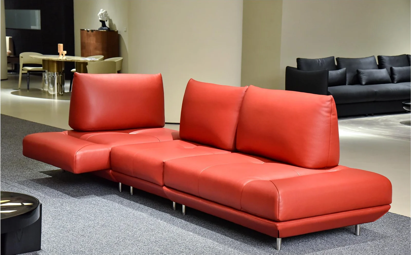 One silhouette. Your dimensions, comfort and finish.