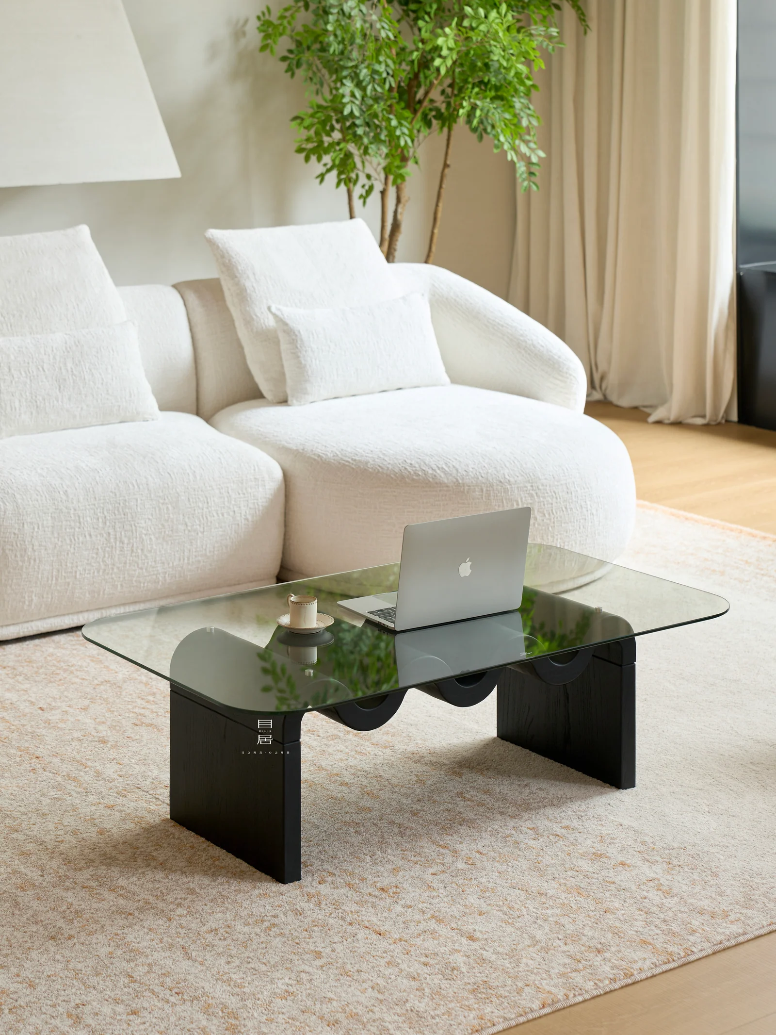 One silhouette. Your dimensions, comfort and finish.