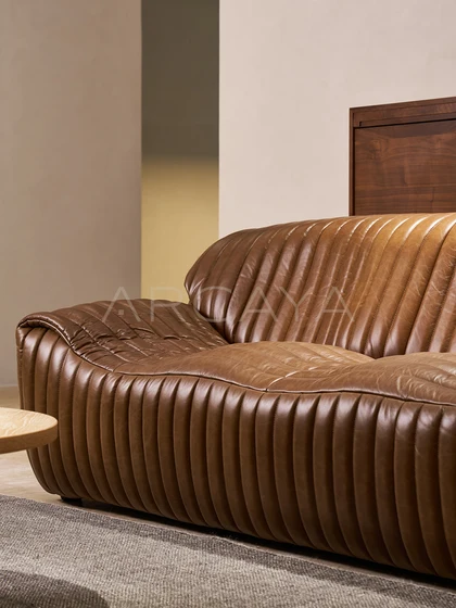 Riva Mont Straight Sofa - front view 09