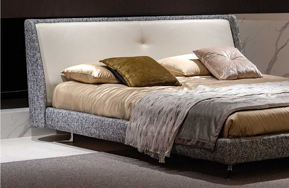 A00183 Bed in a finished interior.