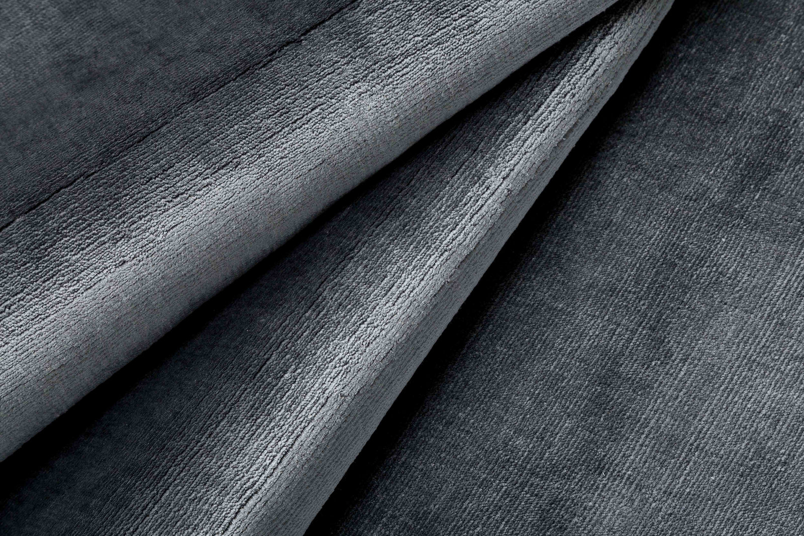 One silhouette. Your dimensions, comfort and finish.
