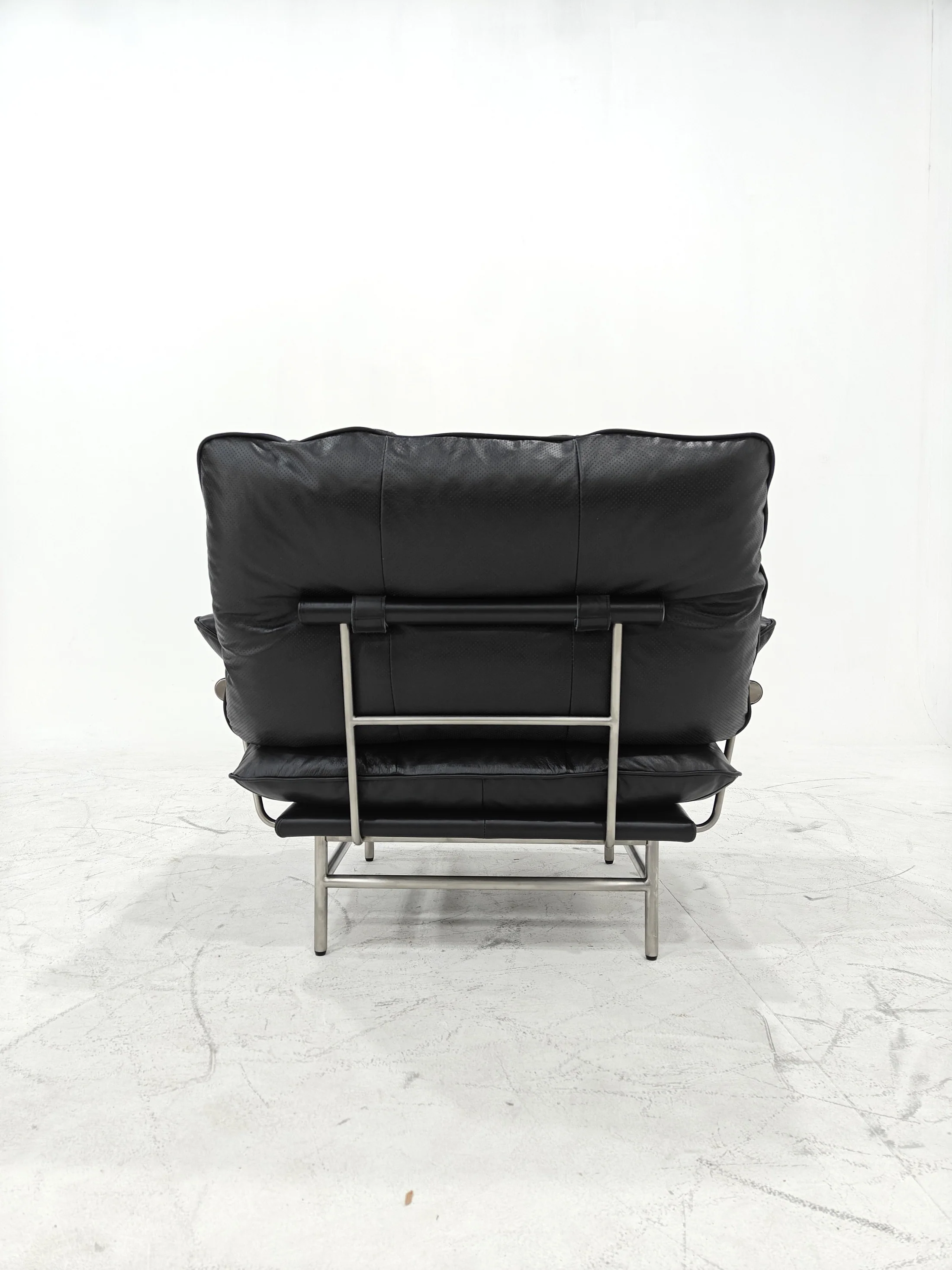 A00007 Sofa in a finished interior.