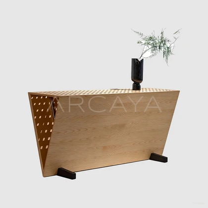 Liora Mont Cabinet - front view 04