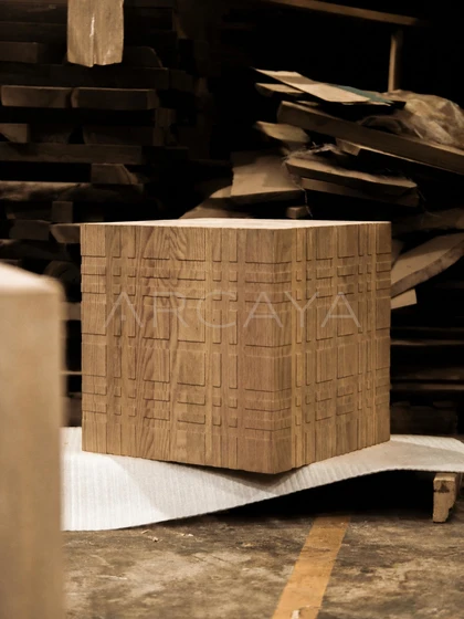 Amara House Side Table - product view 02
