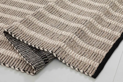 Harta Bloom Area Rug — product view 01