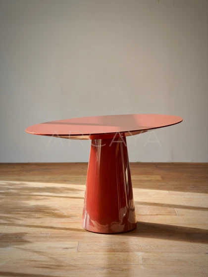 Elm Crest Dining Table — interior view 04
