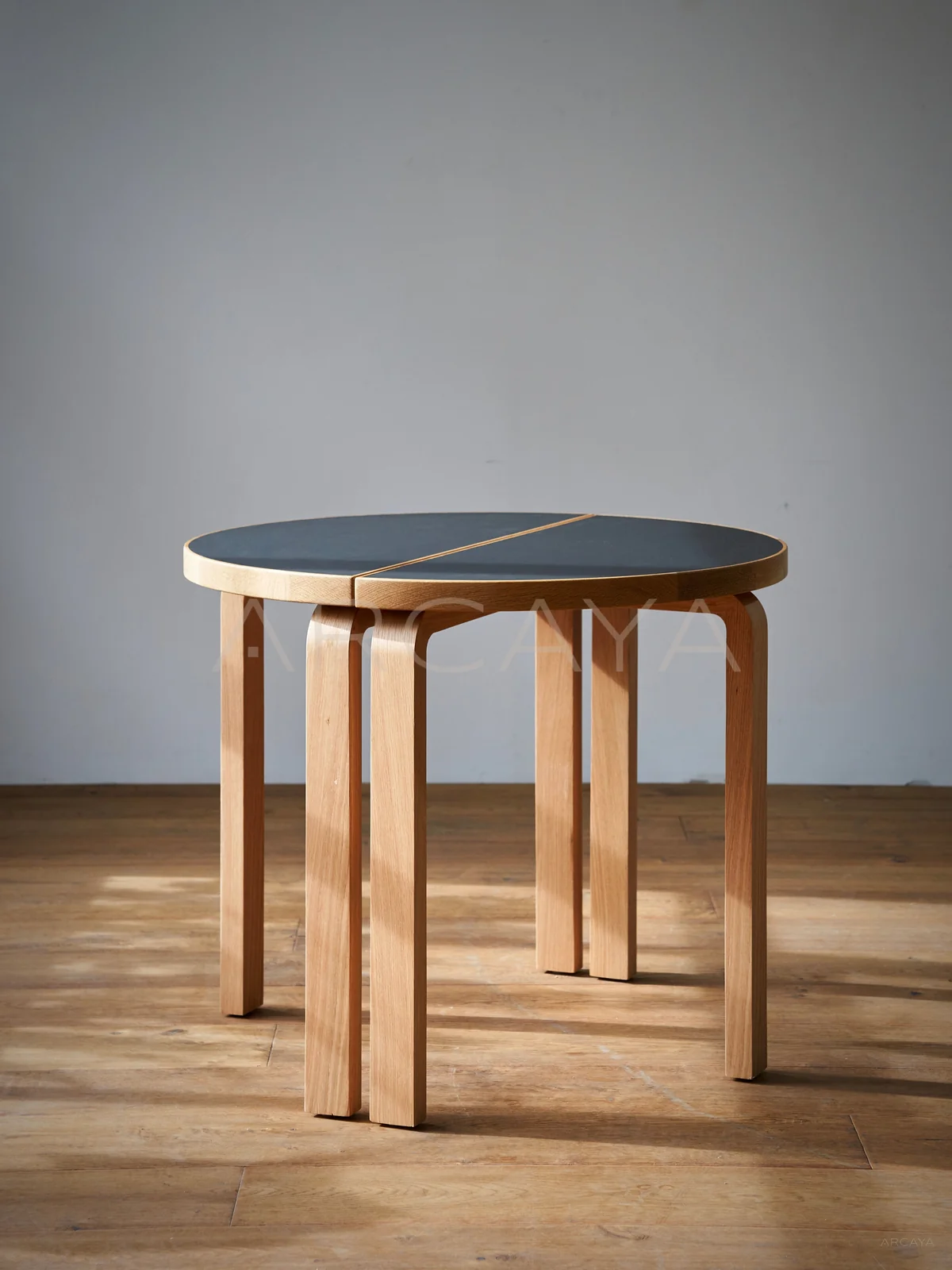 Glen Crest Dining Table