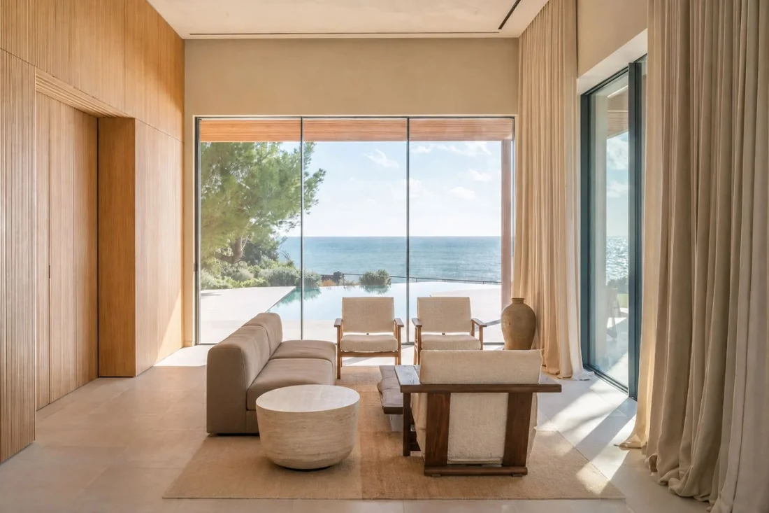 A Coastal Residence Shaped by the Big Sur Landscape