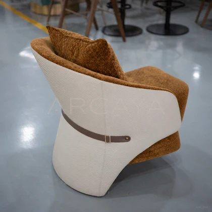 Haven Manor Lounge Chair - front view 05