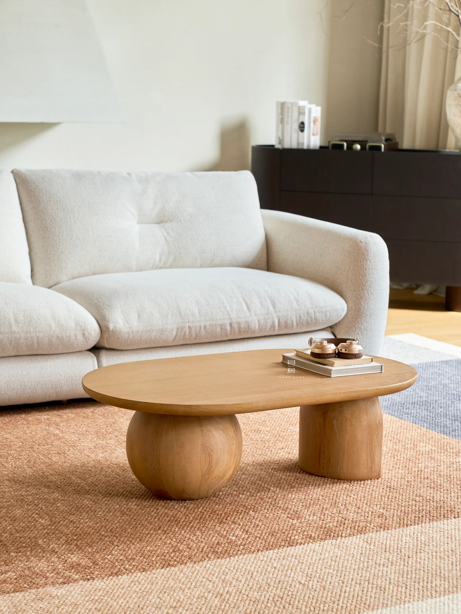 One silhouette. Your dimensions, comfort and finish.