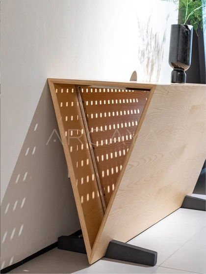 Liora Mont Cabinet - front view 02