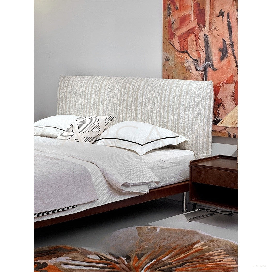 Jeaek Qianxun Bed - scene