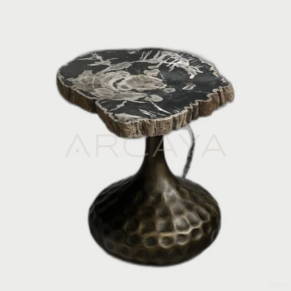 Pearl House Side Table — neutral background 01