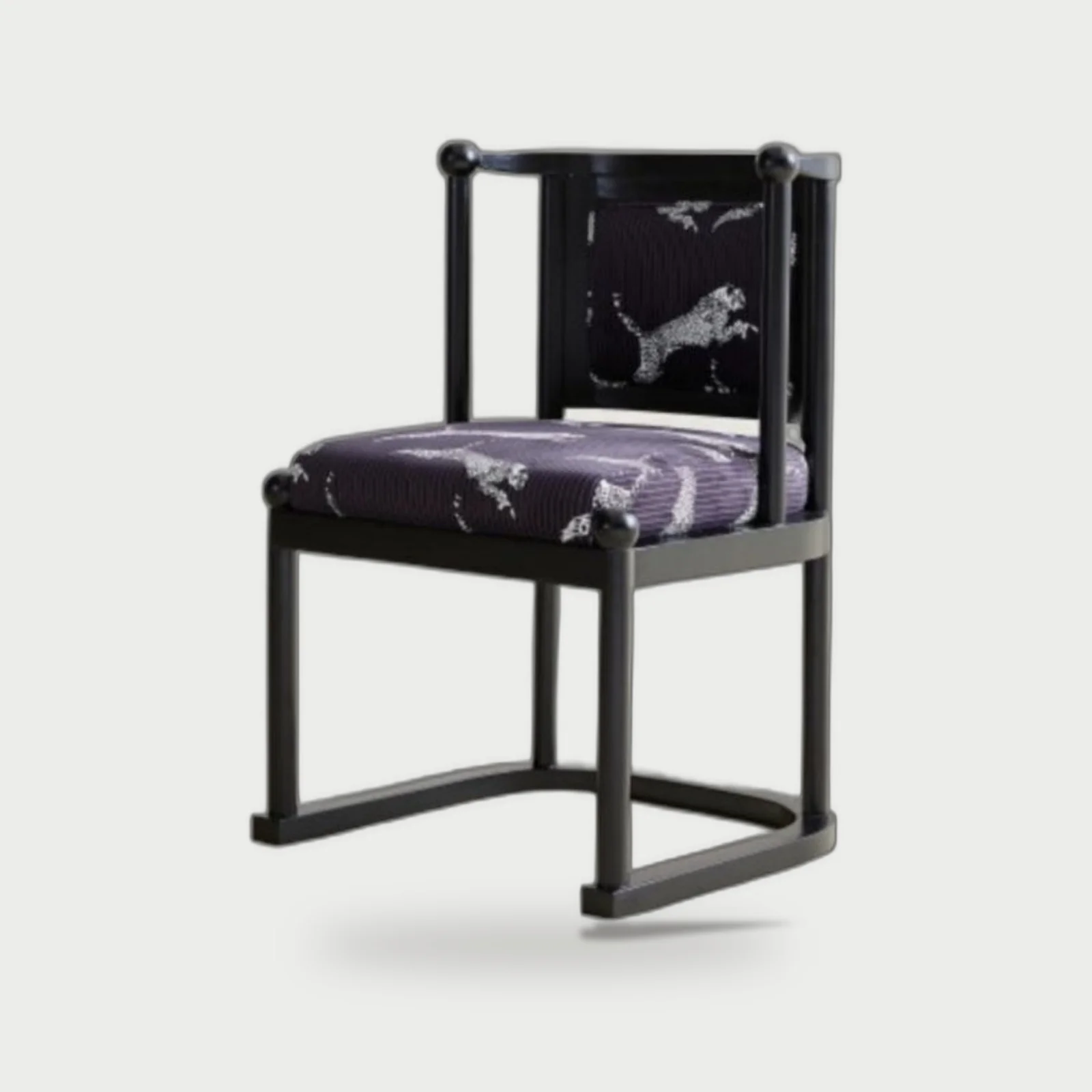 One silhouette. Your dimensions, comfort and finish.