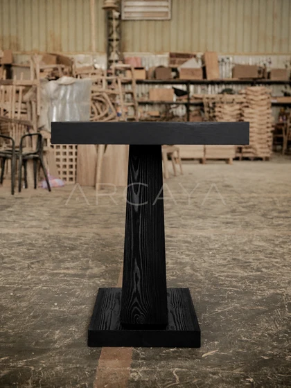 Sable Belle Console Table - front view 02