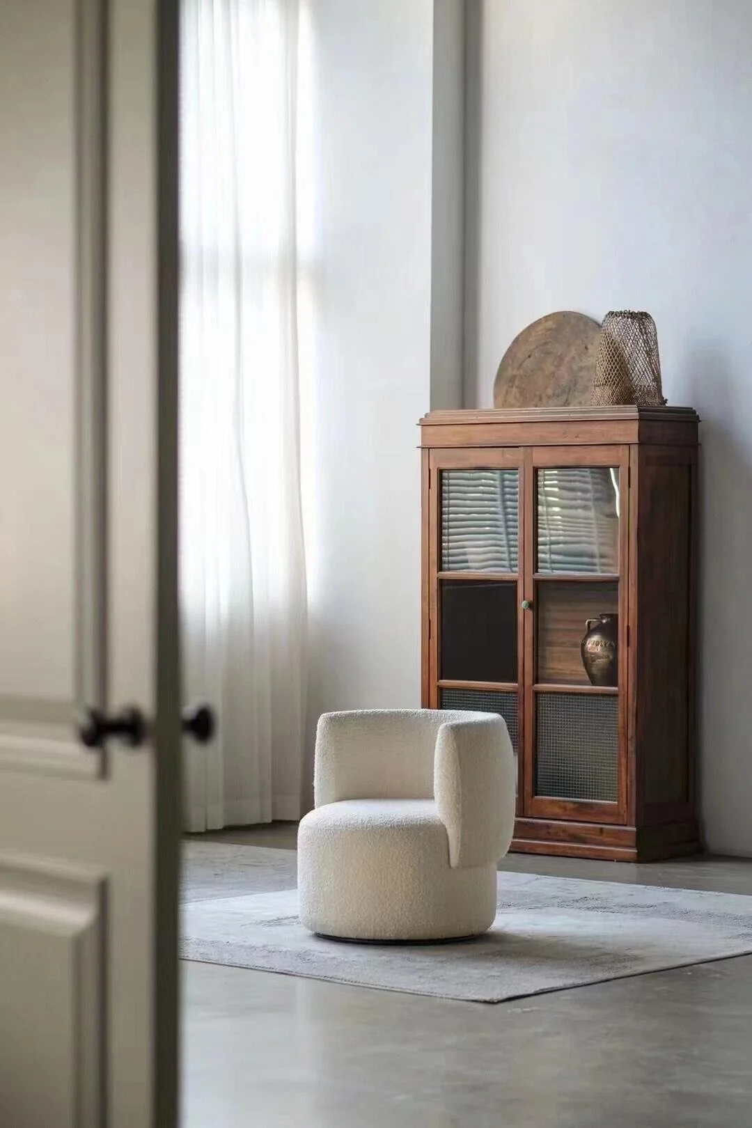 One silhouette. Your dimensions, comfort and finish.