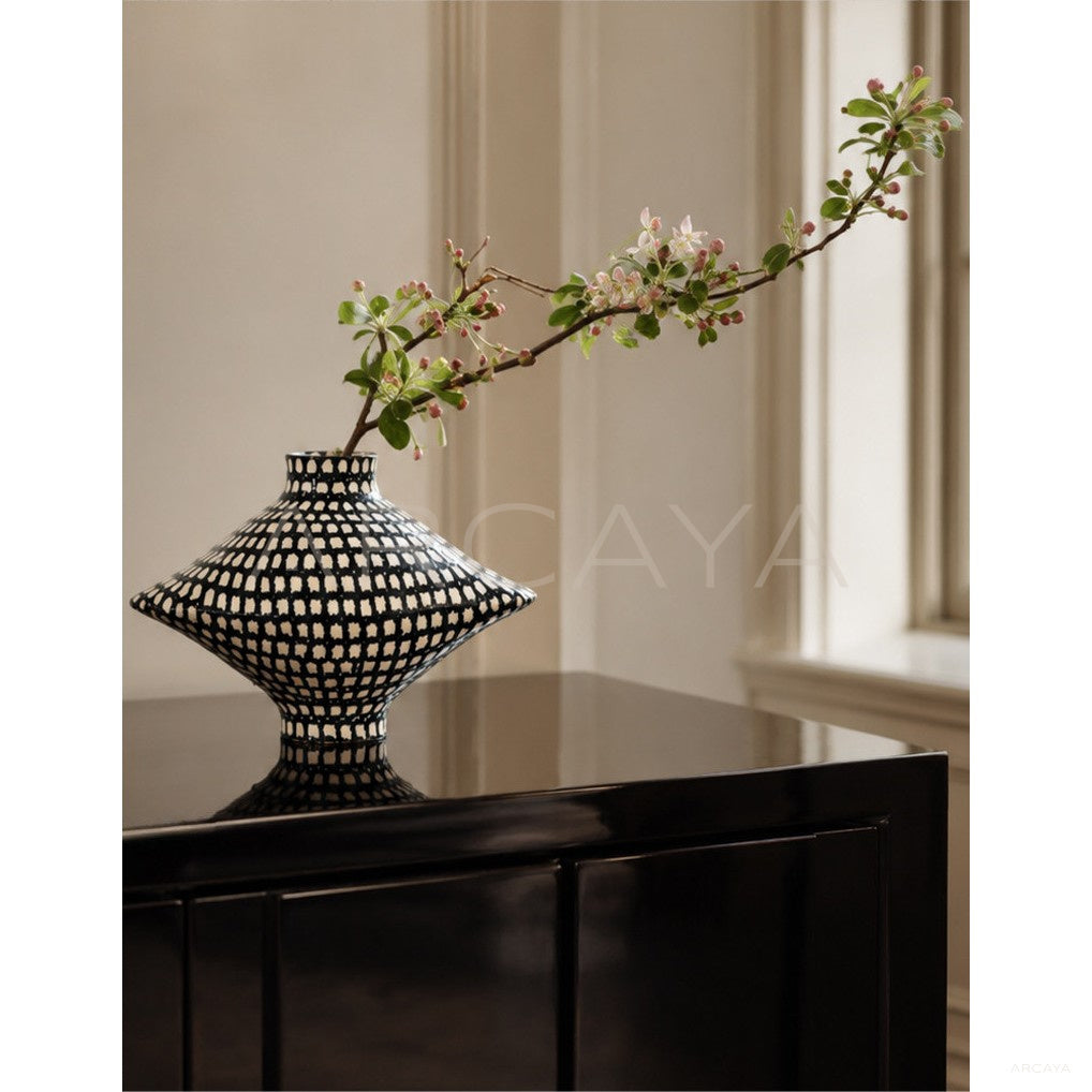 Dadan Hand Painted Checkered Vase Bedroom - scene
