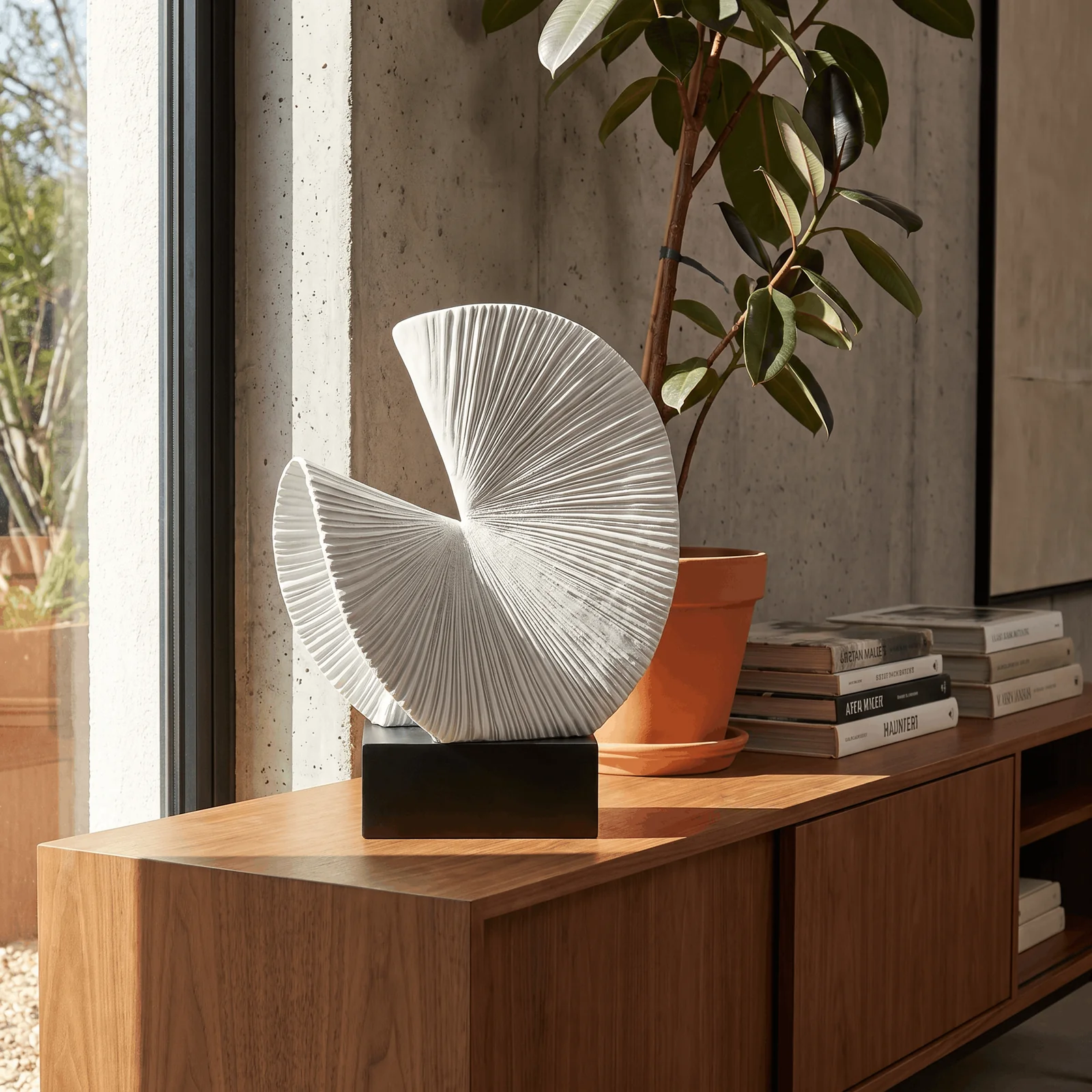 One silhouette. Your dimensions, comfort and finish.