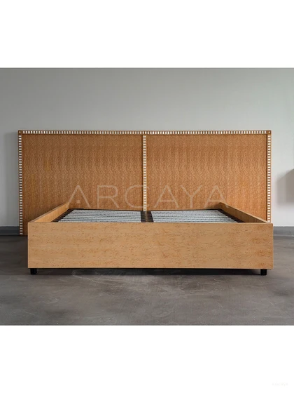 Alba Villa Bed - product view 03