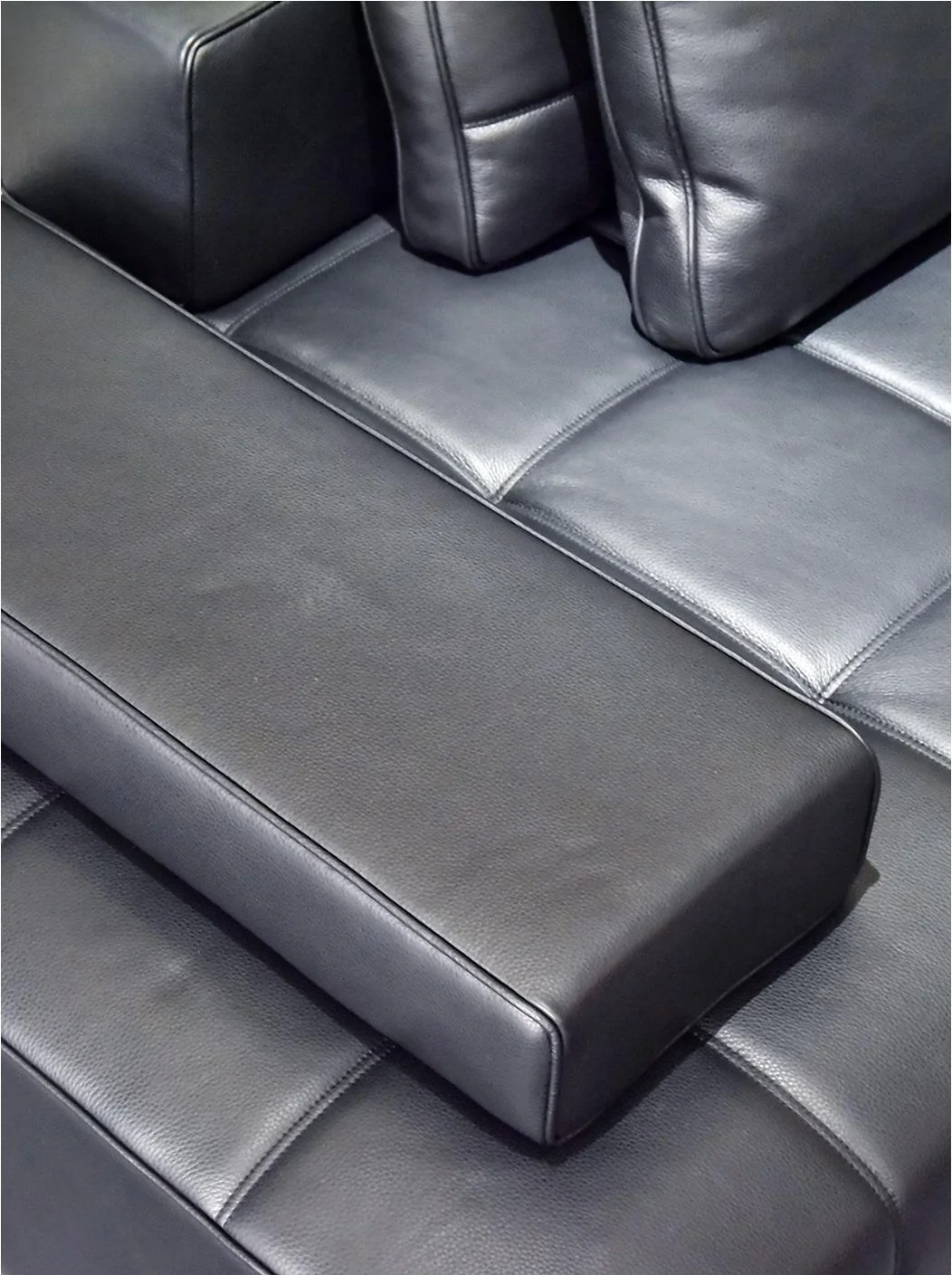 A00341 Sofa in a finished interior.
