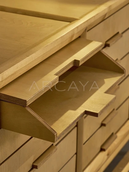 Riva Brook Cabinet - front view 06