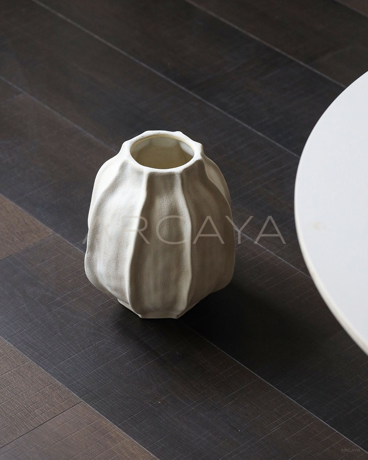 Wabi Sabi Ceramic Vase Chinese Entryway - scene