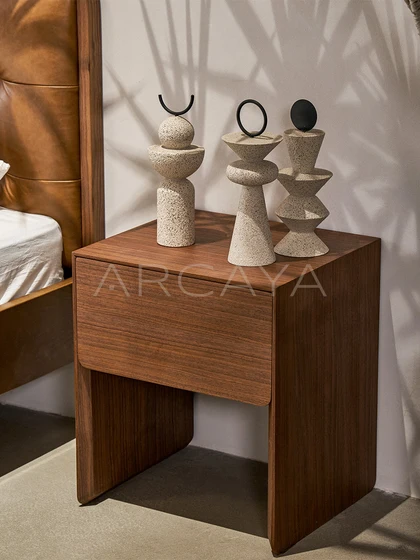 Riva Blanc Bed - front view 09
